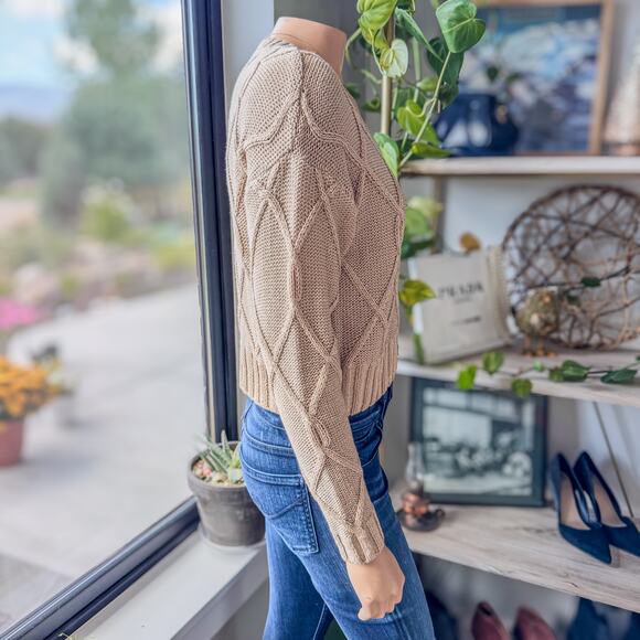 NWT Comfy Cozy Cable Knit Cropped Sweater by Miami of Francescas-Women's X-Small - Picture 3 of 7